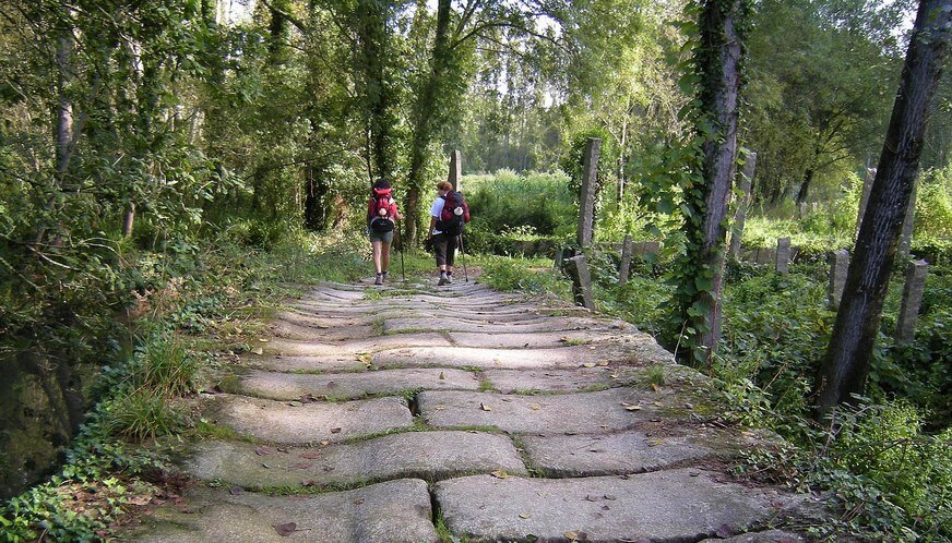 Les 10 attributs du pèlerin de Compostelle - Hillwalk Tours Randonnées en Liberté
